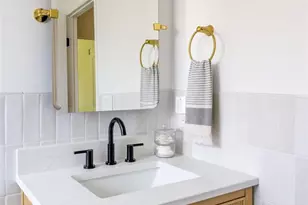 2560 Locust St, Denver, CO 80207 - Photo 18