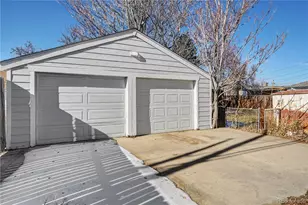 1764 Oakland St, Aurora, CO 80010 - Photo 2