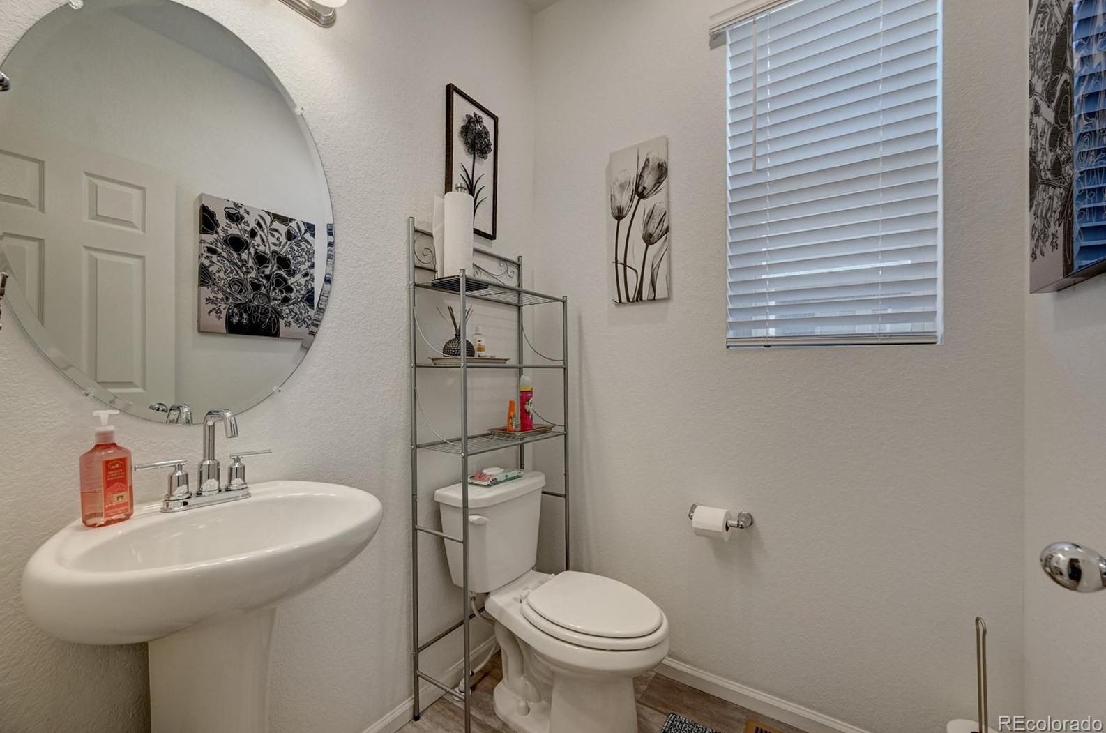 16575 Alameda Pkwy, Denver CO  80017-2095 exterior