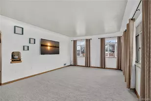 1095 Kramer Ct, Aurora, CO 80010 - Photo 4