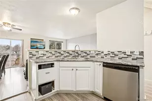 1147 S Ventura Cir, Aurora, CO 80017 - Photo 14