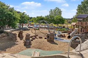 6421 Village Ln, Centennial, CO 80111 - Photo 4