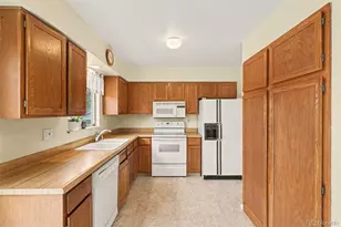 11055 Dahlia Ct, Thornton, CO 80233 - Photo 6