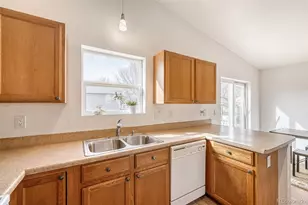 1055 Sunrise Cir, Dacono, CO 80514 - Photo 10