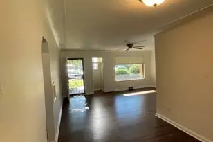 3060 Dahlia St, Denver, CO 80207 - Photo 6