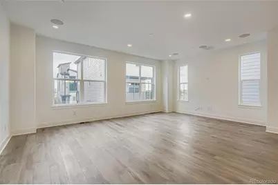 10886 E Hinsdale Circle, Centennial, CO 80112 - Photo 2