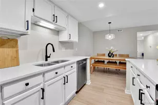 906 S Walden St, Aurora, CO 80017 - Photo 12