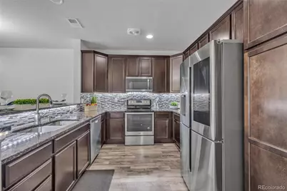 1877 S Buchanan Circle, Aurora, CO 80018 - Photo 4
