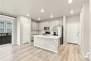 18292 E Kansas Pl, Aurora, CO 80017 - Photo 12