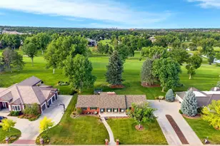 19 Niblick Ln, Littleton, CO 80123 - Photo 2