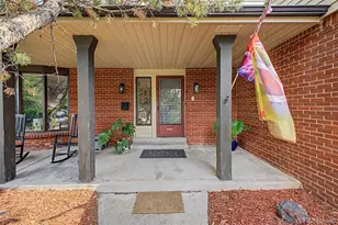 320 Oswego Ct, Aurora, CO 80010 - Photo 2