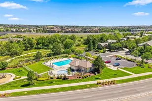 7147 S Versailles St, Aurora, CO 80016 - Photo 6