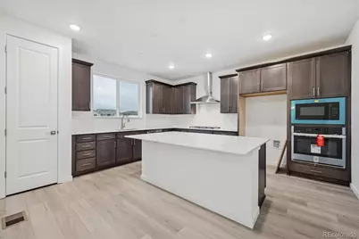 9233 Truckee Court, Commerce City, CO 80022 - Photo 6