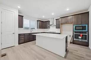 9233 Truckee Ct, Commerce City, CO 80022 - Photo 6