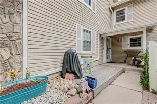 2784 S Heather Gardens Way, Aurora, CO 80014 - Photo 2