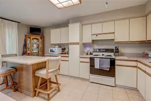 2784 S Heather Gardens Way, Aurora, CO 80014 - Photo 18