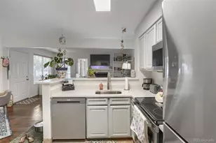 980 S Dahlia St, Glendale, CO 80246 - Photo 16