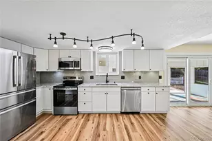 3145 S Akron St, Denver, CO 80231 - Photo 4