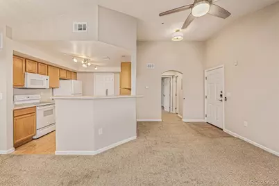 5726 N Genoa Way #301, Aurora, CO 80019 - Photo 6