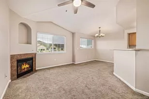 5726 N Genoa Way, Aurora, CO 80019 - Photo 4