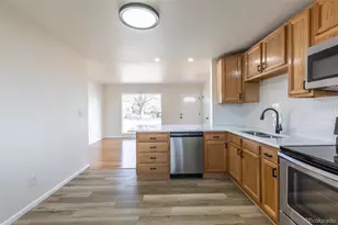 20 W Marigold Dr, Denver, CO 80221 - Photo 8