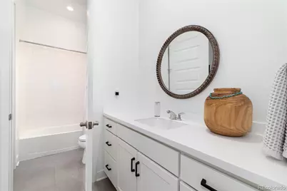 27810 E Lakeview Drive, Aurora, CO 80016 - Photo 32