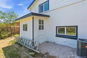 672 Elkhart St, Aurora, CO 80011 - Photo 16