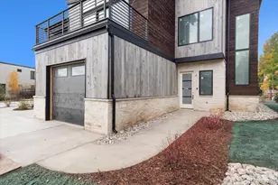 909 Lakepoint Cir, Frisco, CO 80424 - Photo 4