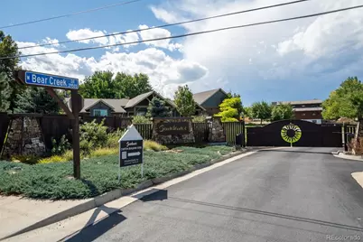 8855 W Bear Creek Drive, Lakewood, CO 80227 - Photo 2