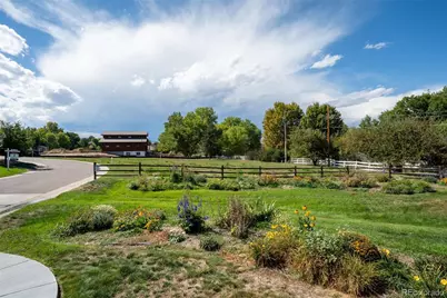 8855 W Bear Creek Drive, Lakewood, CO 80227 - Photo 4