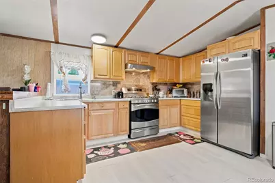 422 Willow Drive, Brighton, CO 80603 - Photo 8