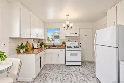 820 Oakland Street, Aurora, CO 80010 - Photo 2
