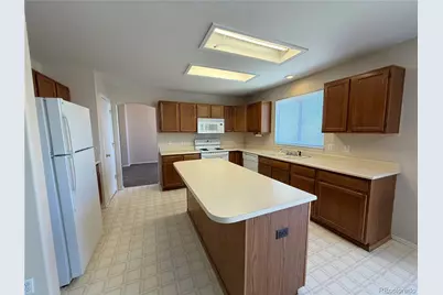 3210 S Biscay Way, Aurora, CO 80013 - Photo 2