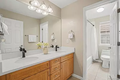 1372 S Duquesne Court, Aurora, CO 80018 - Photo 28
