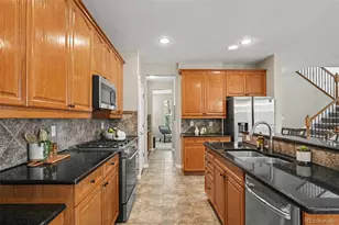 1372 S Duquesne Ct, Aurora, CO 80018 - Photo 16