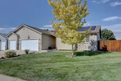 338 Hawthorne Avenue, Johnstown, CO 80534 - Photo 2