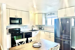 15855 E Cornell Pl, Aurora, CO 80013 - Photo 2