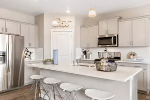 810 N Clubview St, Watkins, CO 80137 - Photo 6