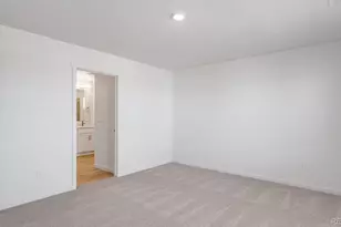 677 N Ukraine St, Aurora, CO 80018 - Photo 18