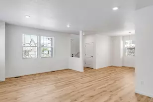 677 N Ukraine St, Aurora, CO 80018 - Photo 12