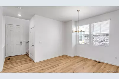 677 N Ukraine Street, Aurora, CO 80018 - Photo 8