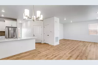 677 N Ukraine Street, Aurora, CO 80018 - Photo 4
