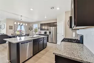 141 S Quantock St, Aurora, CO 80018 - Photo 4