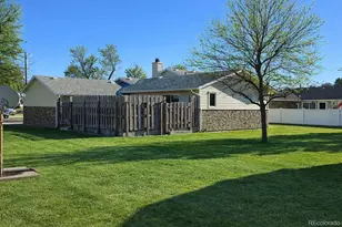218 W 9th St, Julesburg, CO 80737 - Photo 2