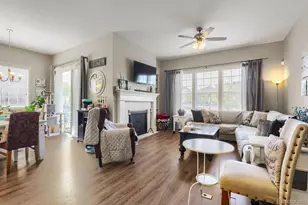 7621 S Queensburg Way, Aurora, CO 80016 - Photo 6