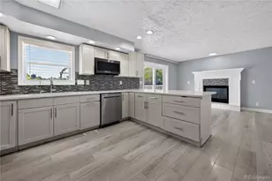 5881 S Quatar Cir, Centennial, CO 80015 - Photo 6