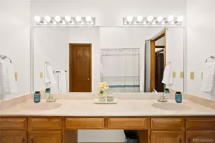 4211 S Fairplay Cir, Aurora, CO 80014 - Photo 18