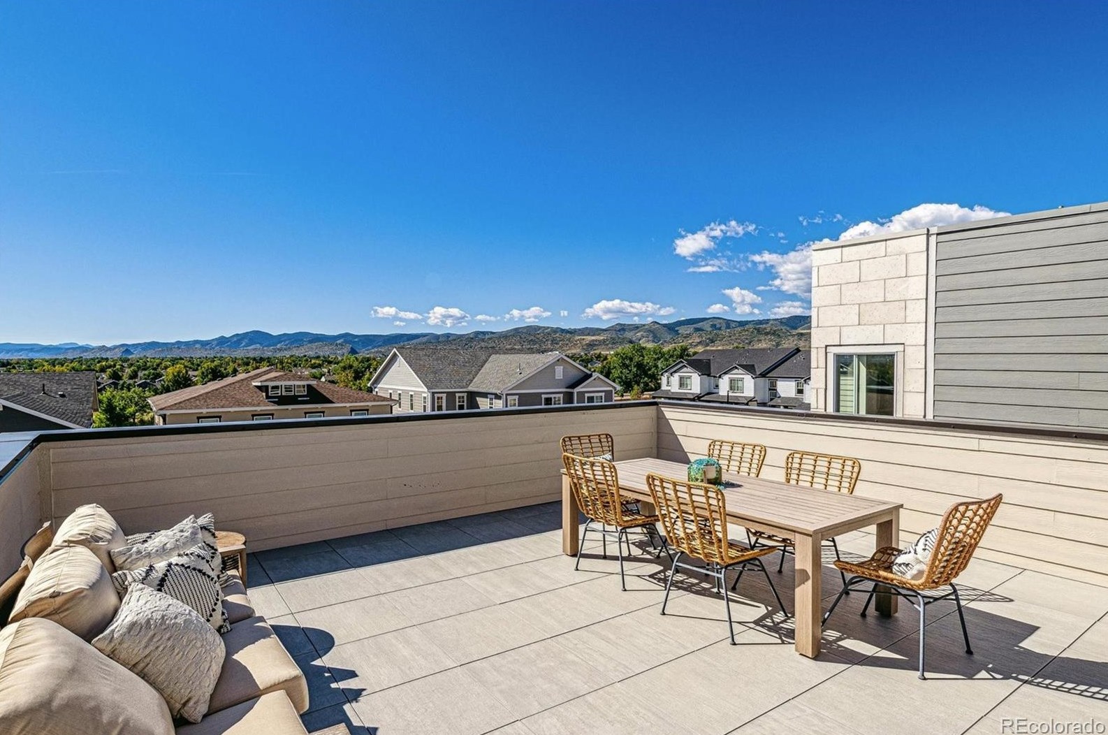 5089 Queen Ct, Littleton CO 80127-3302 exterior