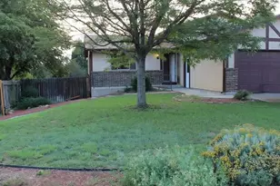2 Bitterweed Ct, Pueblo, CO 81001 - Photo 4