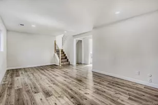 281 W Acoma Dr, Littleton, CO 80120 - Photo 10